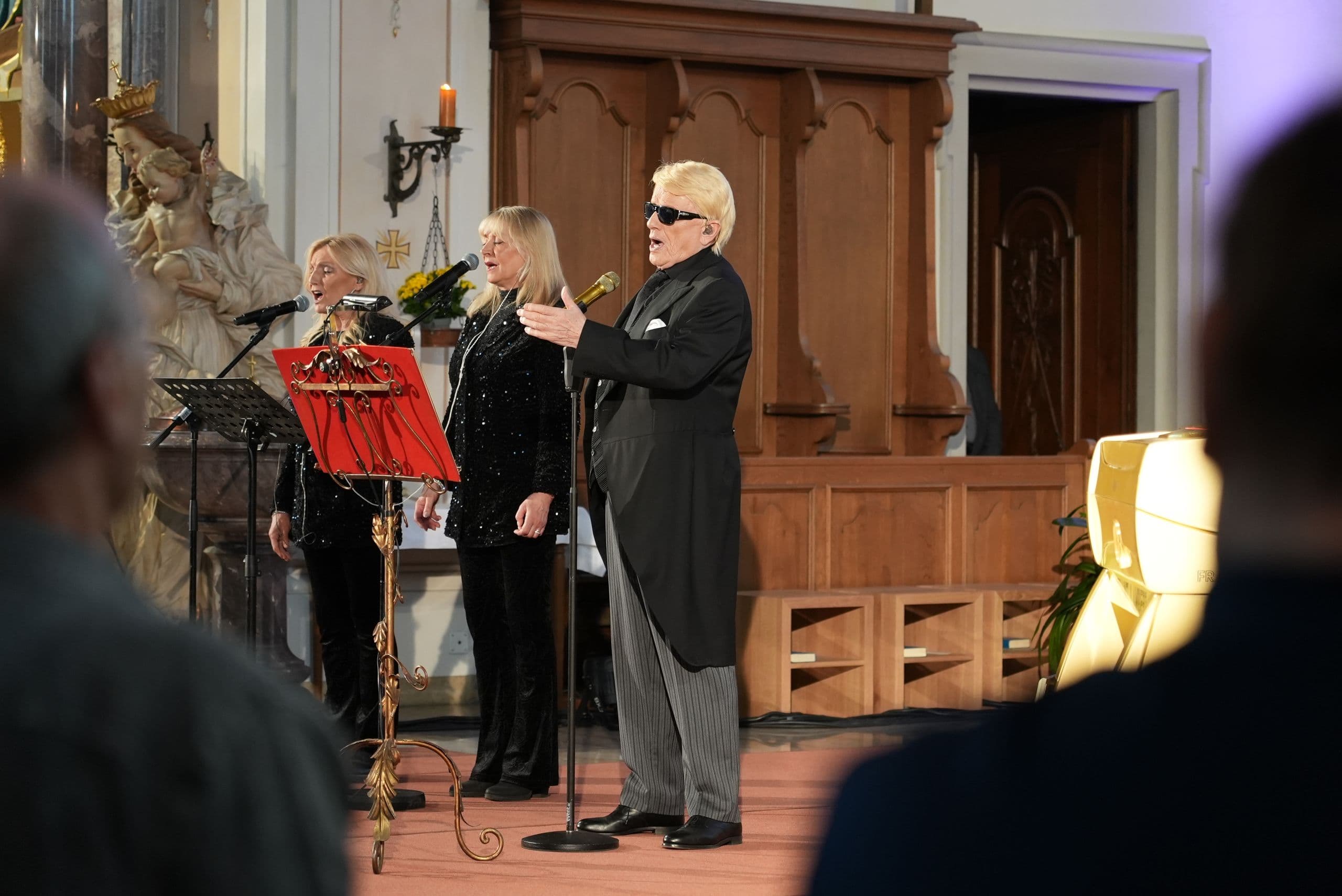 Heino bei einem Kirchenkonzert
