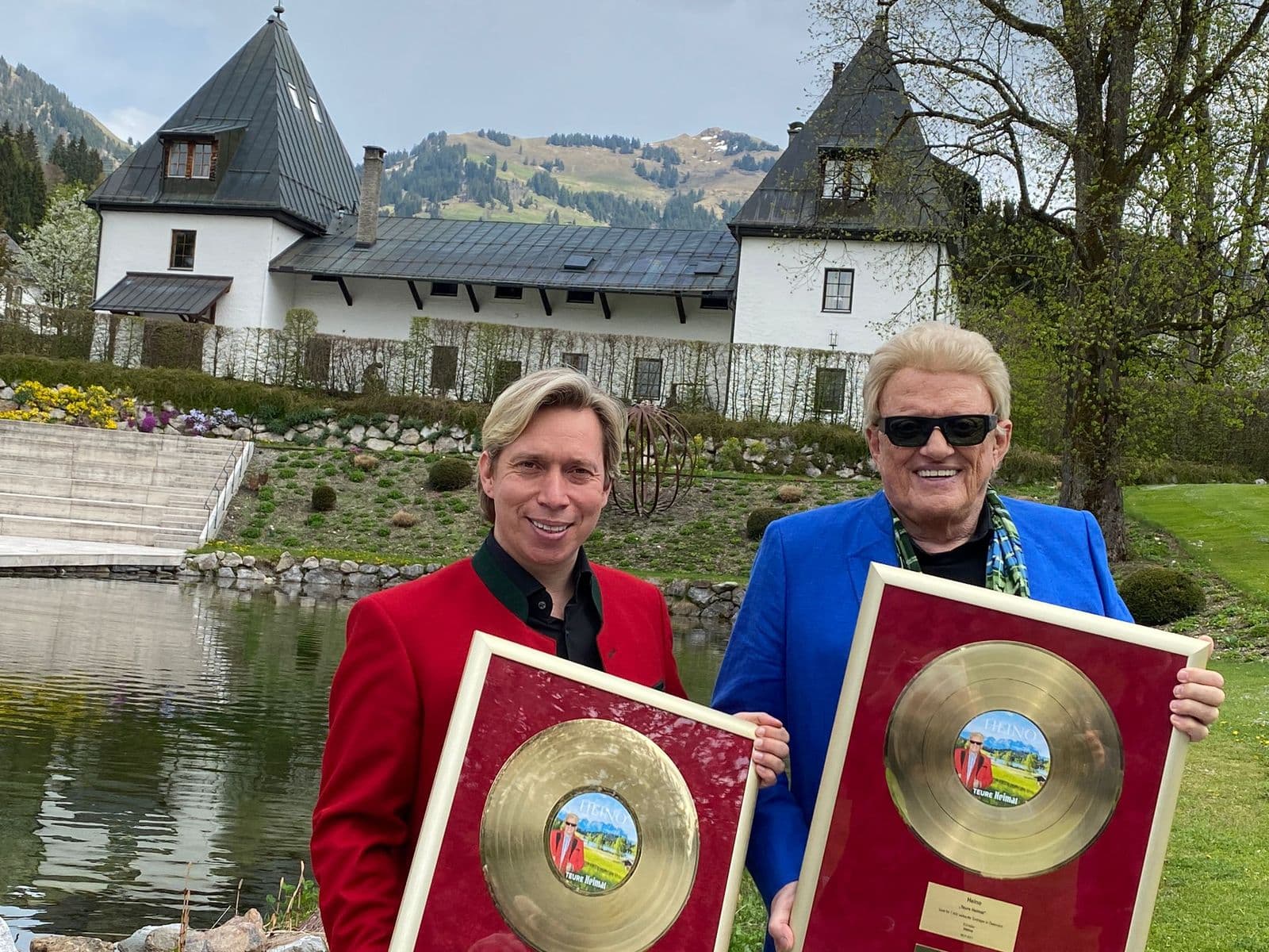 Gold für „Teure Heimat": Helmut Werner und Heino in Kitzbühel
